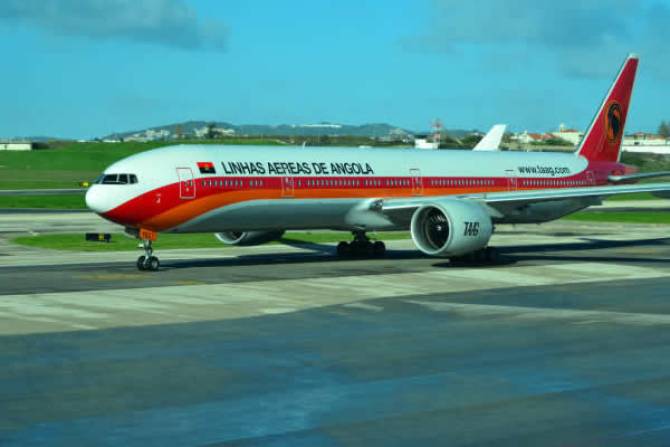 Passageira morre a bordo de voo entre Luanda e Maputo