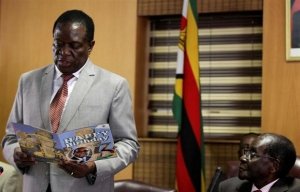 Robert Mugabe demite vice-presidente do Zimbabué