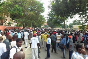 Ex-funcionários da Casa de Segurança do PR manifestam-se em Luanda