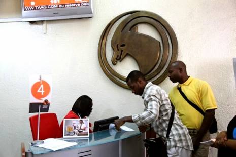 Passageiros em Angola impedidos de viajar para o exterior sem bilhete válido de regresso - TAAG