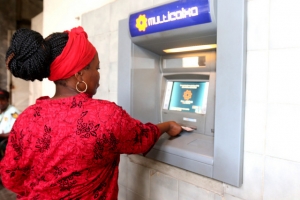 BNA fixa limites no sistema de pagamentos em Angola