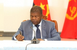 João Lourenço exonera por conveniência de serviço embaixador na União Africana