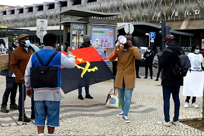Ativistas angolanos denunciam “ditadura” numa manifestação em Genebra pouco concorrida