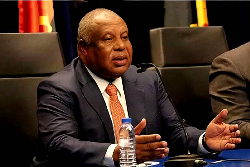 Higino Carneiro recusa silêncio após decisão judicial e mantém contestação dentro do MPLA