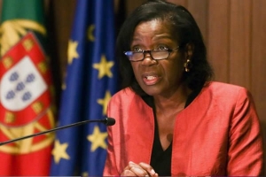 Portugal disponível para ajudar Angola na eventual identificação de bens desviados - ministra