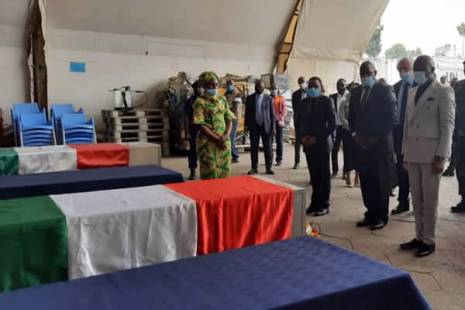 Corpos de embaixador italiano e guarda-costas mortos na RDCongo repatriados para Itália