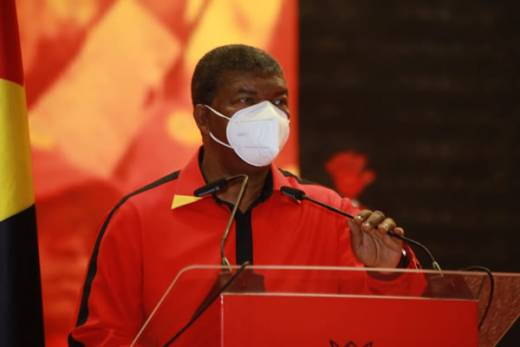 Presidente do MPLA diz que partido alcançará a paridade de género no próximo congresso
