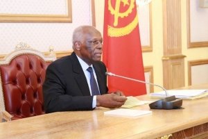 Chefe de Estado José Eduardo dos Santos dispensa João Lourenço e Bornito de Sousa