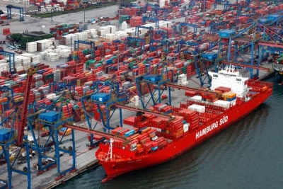Angola gastou 8.600 milhões de dólares a importar produtos nos últimos três anos