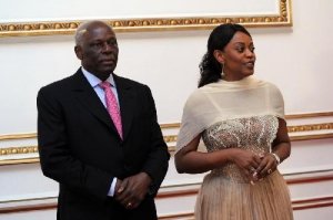 José Eduardo dos Santos e Ana Paula recebem um milhão USD de subsídios de reintegração