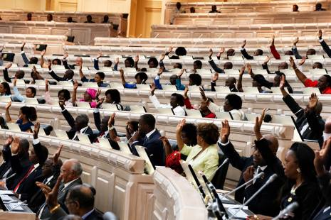 Parlamento aprova Imposto sobre Rendimento das Pessoas Singulares
