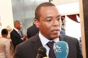 Banco Nacional de Angola aperta controlo a operações de Pessoas Politicamente Expostas