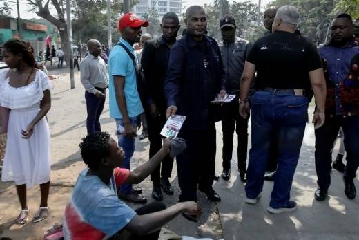 Oposição angolana travada pela polícia de intervenção no Largo 1.º de Maio