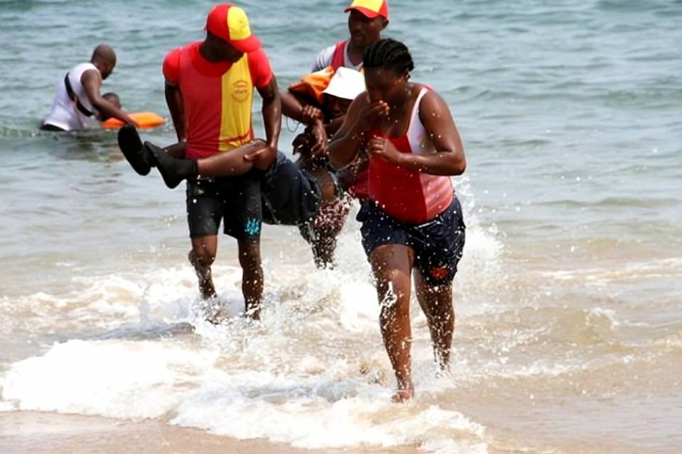 Época balnear angolana com aumento de 13% de mortes por afogamentos em nove meses