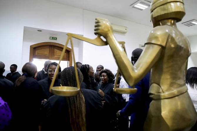 Oficiais de justiça angolanos prometem segunda fase da greve com mais impacto