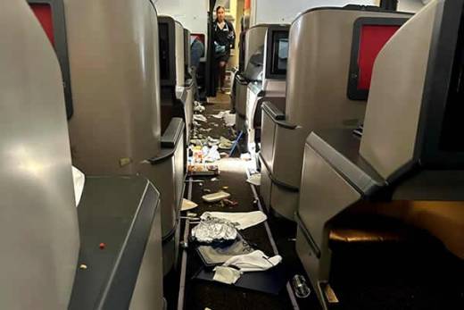 Dez feridos ligeiros em turbulência severa num voo da TAAG Luanda-Lisboa