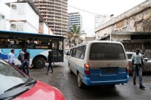 Assaltantes disparam contra jovem estafeta na Baixa de Luanda