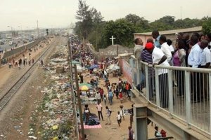 Mulher morre colhida por comboio em Luanda e é a sexta vítima este ano