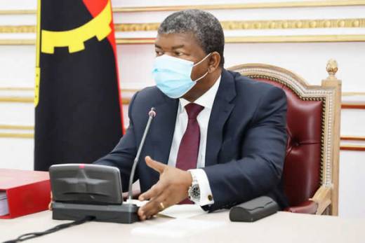 João Lourenço diz que Estado deve encontrar solução para cultos da IURD