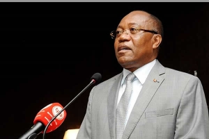 Angola quer apoio dos EUA para combate à corrupção e regresso dos bancos correspondentes