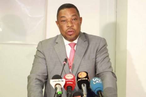 Polícia que matou a tiro vendedora ambulante em Luanda já está detido - ministro