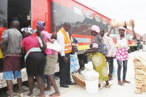 Trabalhadores dos Caminhos de Ferro de Luanda anunciam greve a partir de segunda-feira