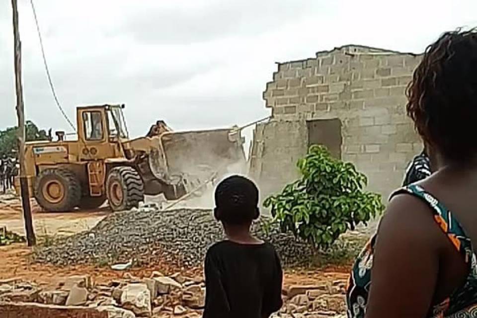 ONG denuncia despejos e demolições forçadas em Angola com centenas desalojados