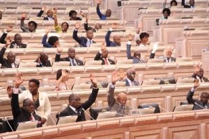 MPLA reprova proposta da UNITA e aprova lei do Governo sobre repatriamento de capitais