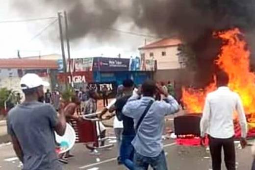 Confrontos e vandalismo marcam primeiras horas de greve dos taxistas em Luanda