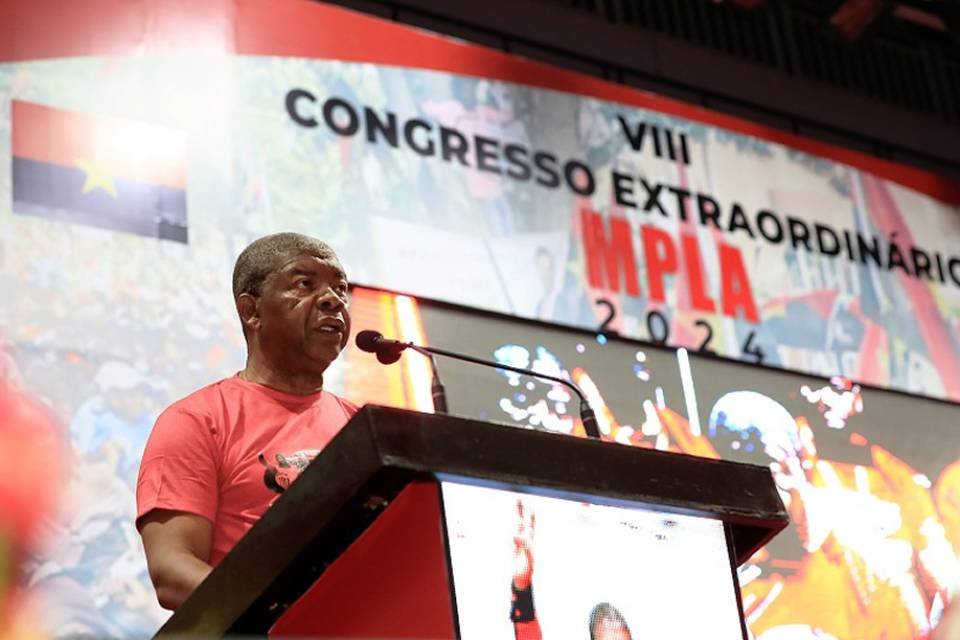 João Lourenço anuncia que MPLA vai rejuvenescer bureau político após congresso