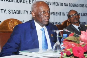 Eduardo dos Santos reúne bureau político do MPLA com João Lourenço na Suíça