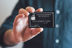 Já se pode levantar Kwanzas com cartões American Express em Angola