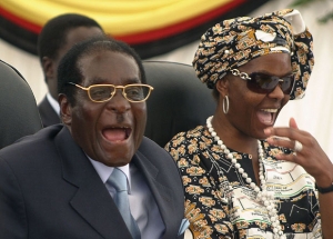 Mugabe se prepara para renunciar e busca saída para sua esposa, diz emissora