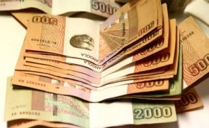 Kwanza desvalorizou em 2018 mais de 47% face ao euro e mais de 46% frente ao dólar