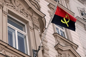 Angola prevê encerrar nove embaixadas e 18 consulados, incluindo em Portugal e Macau